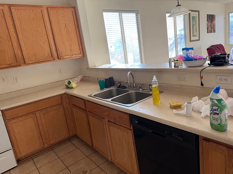 7146 S 68th Gln — Photo 7