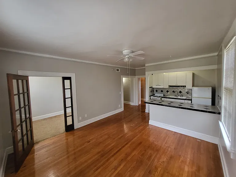 Amelia Apartments — Photo 8