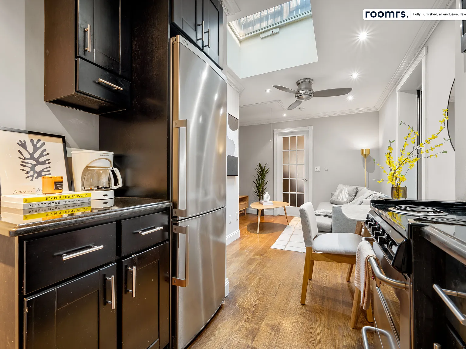 3 bed, 529 sqft, $2,394 — Photo 4
