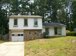 674 Old Manor Rd, Lilburn, GA 30047