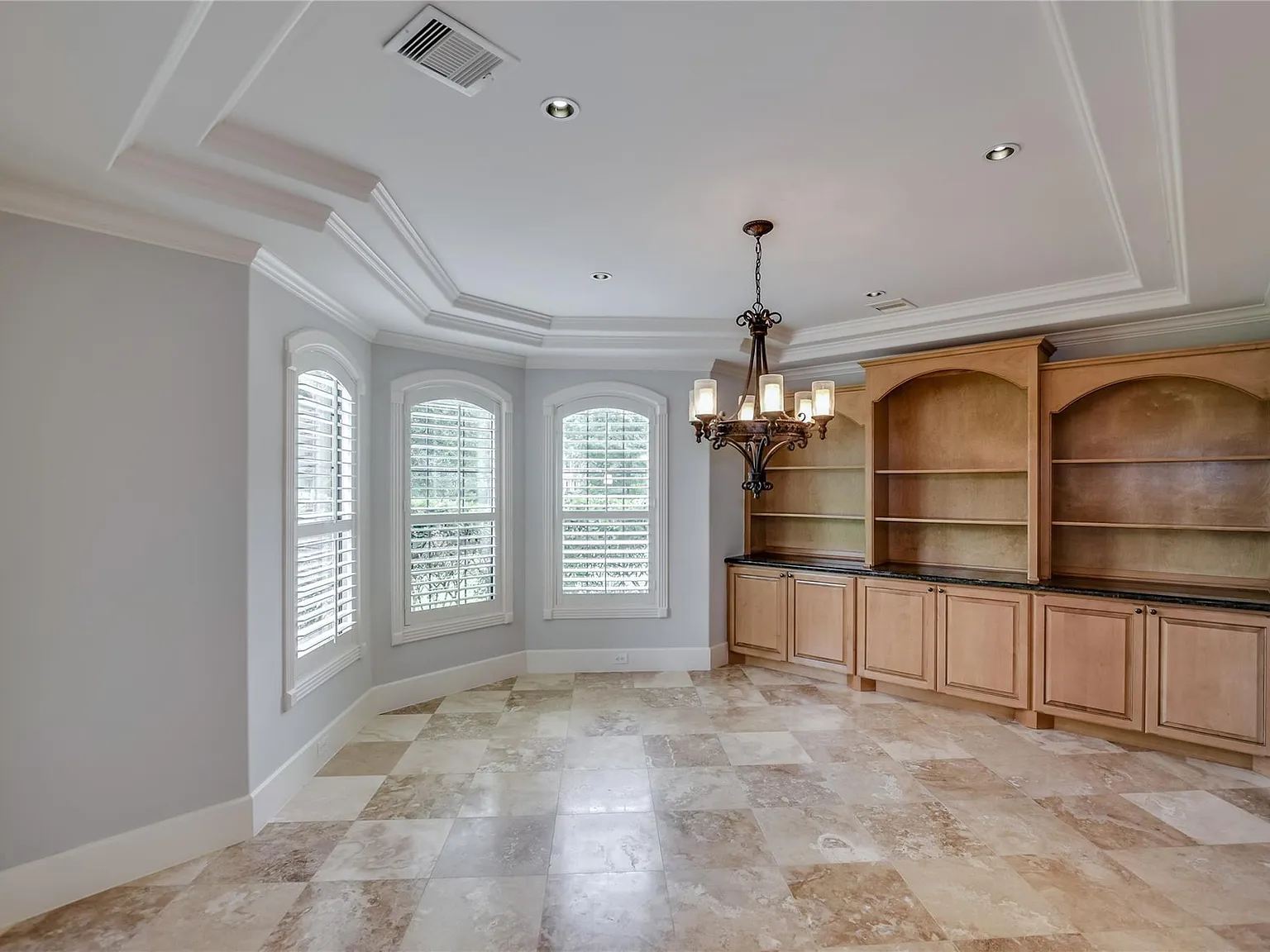 4 bed, 6.5 bath, 5263 sqft, $7,500 — Photo 3