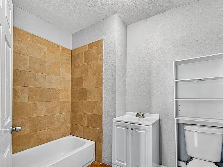 10106 Sierra Dr — Photo 11