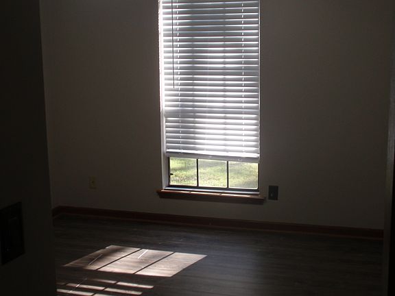 4th image of 2535 Wildflower Ln
