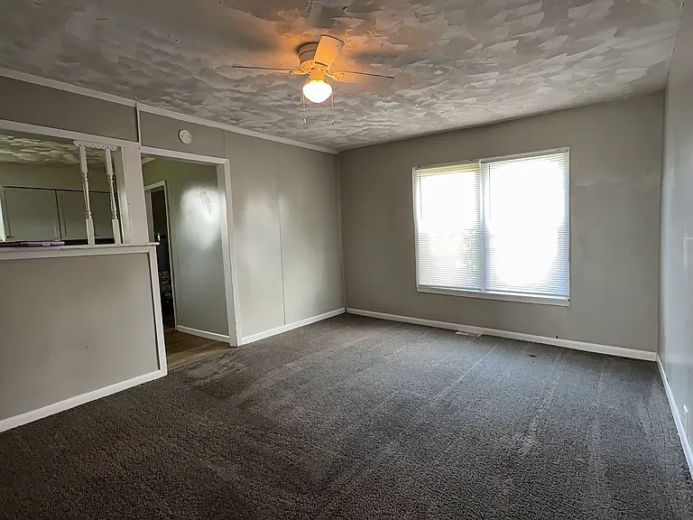 1521 & 1521 1/2 E Kirby Ave (AARC Management, LLC) — Photo 12