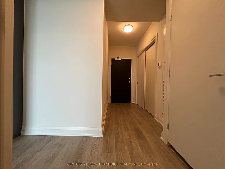 212 King William St #1023 — Photo 19