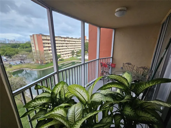 1770 NE 191st St APT 607-1, Miami, FL 33179