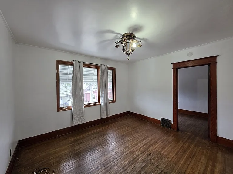 325 Barnard St #2 — Photo 6