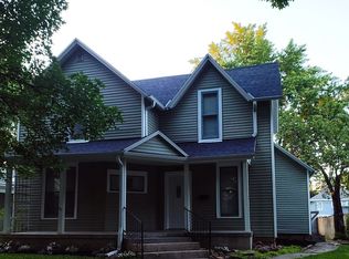 406 Shawnee St, Hiawatha, KS 66434