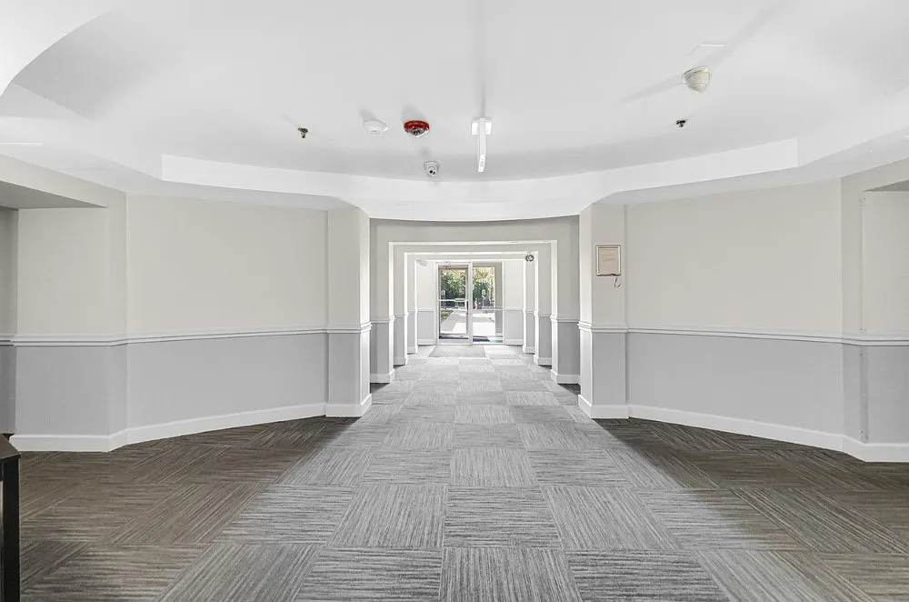 2 bed, 900 sqft, $1,800 — Photo 3