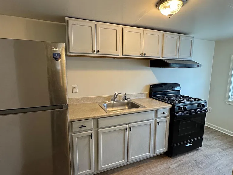 475 Saint Joseph St — Photo 1