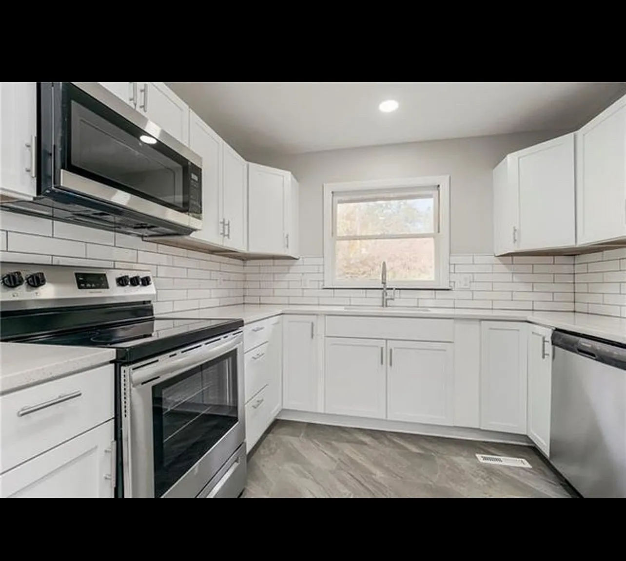 3 bed, 2.5 bath, 1008 sqft, $2,000 — Photo 4