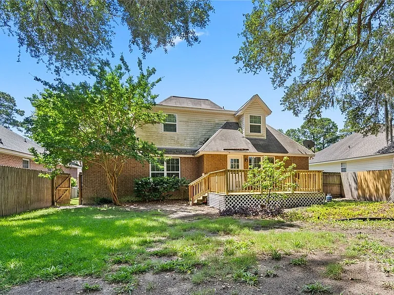 114 Saint Andrews Way — Photo 37