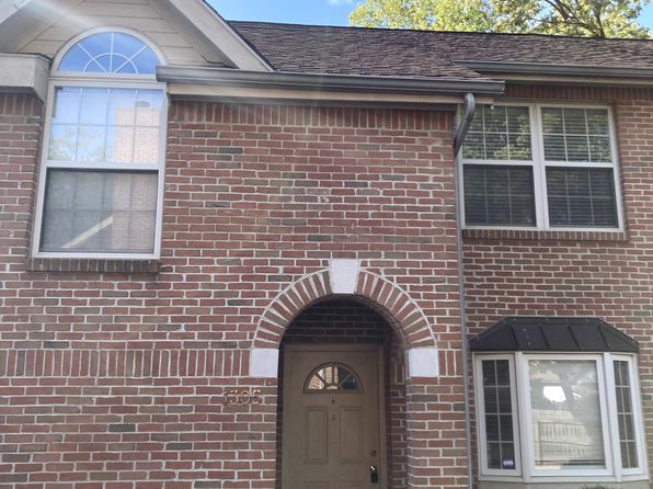 1305 Hanford Sq