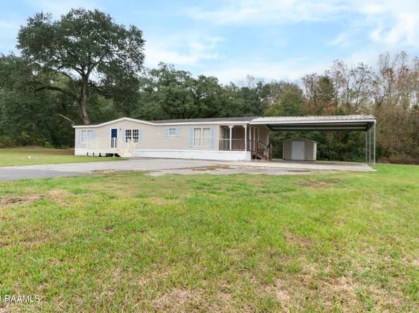 101 Hazel Dr, Saint Martinville, LA 70582