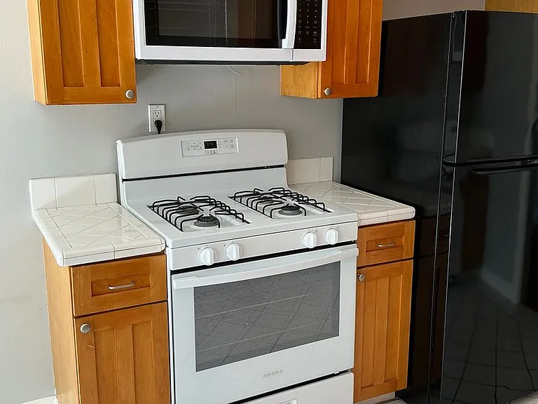 535 N Olive St — Photo 6