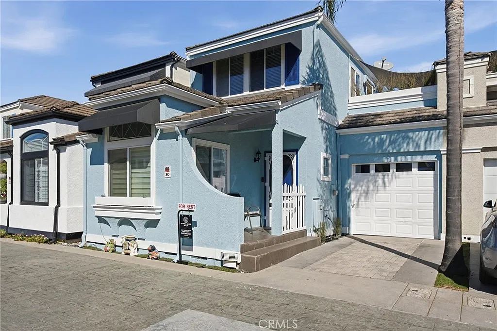 3 bed, 1200 sqft, $4,995 — Photo 2