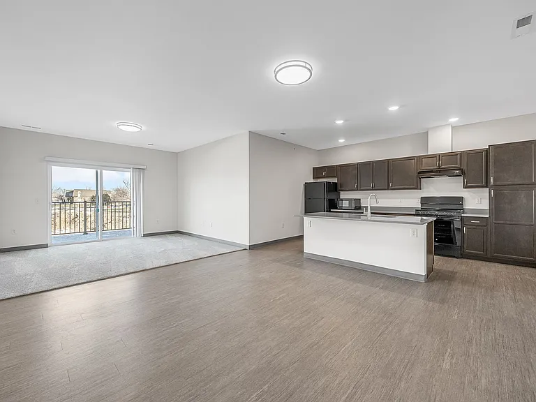 Stone Ridge Apartments and Townhomes — Photo 5