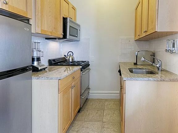 4th image of 243 W End Ave APT 1511