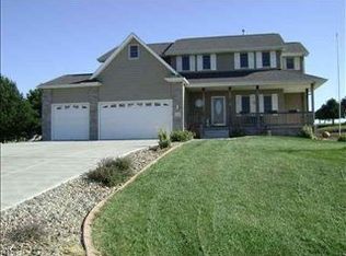 20273 Vanlea Dr, Gretna, NE 68028