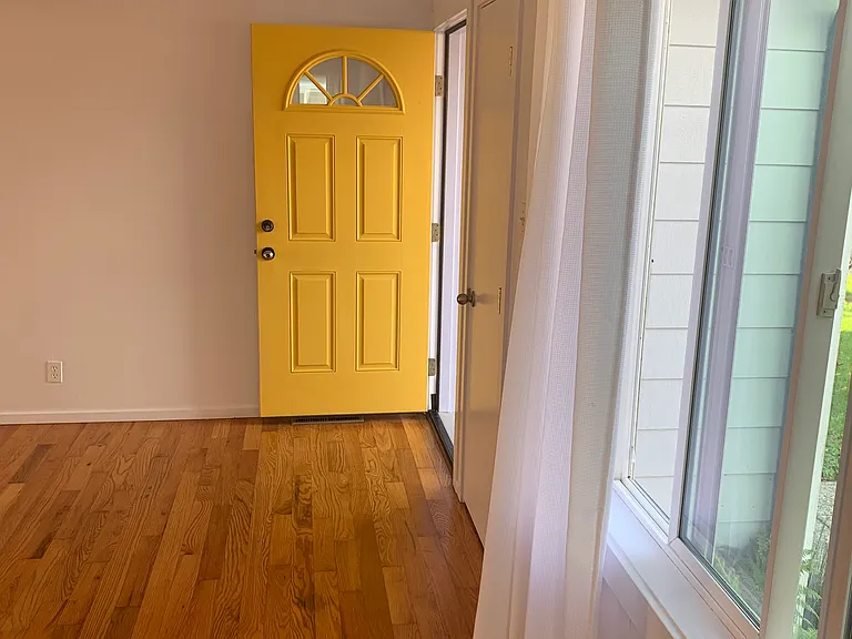 1875 Blakeslee Ave — Photo 10