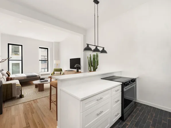 23 East 10th Street image 1 of 16