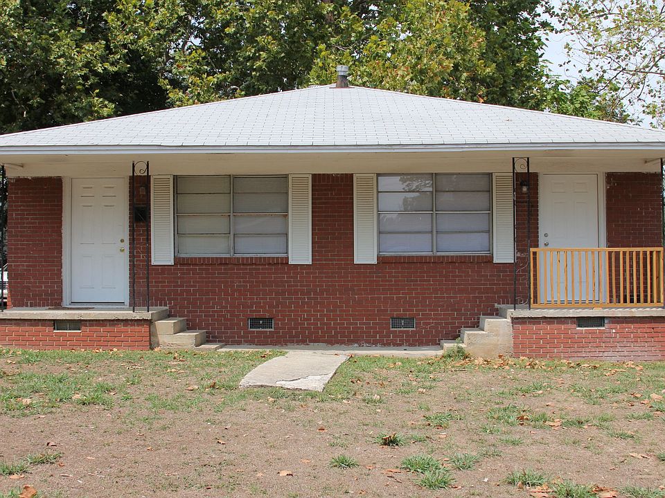 1st image of 304 N Oak And 306 St