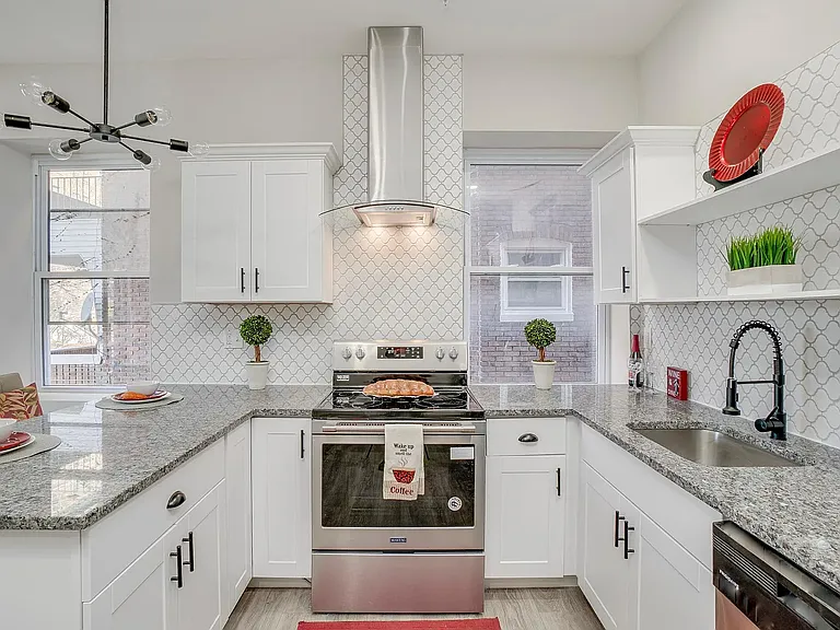 2517 Linden Ave #12 — Photo 2