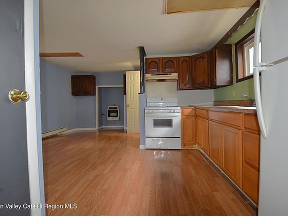 5th image of 51 Pine Avenue