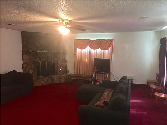 3rd image of 1140 Deerwood Dr