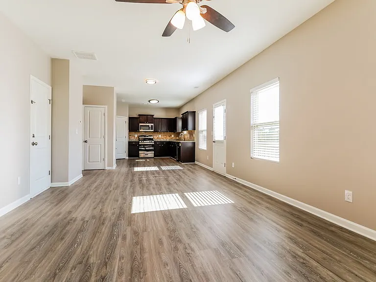 422 Renown Ct — Photo 5