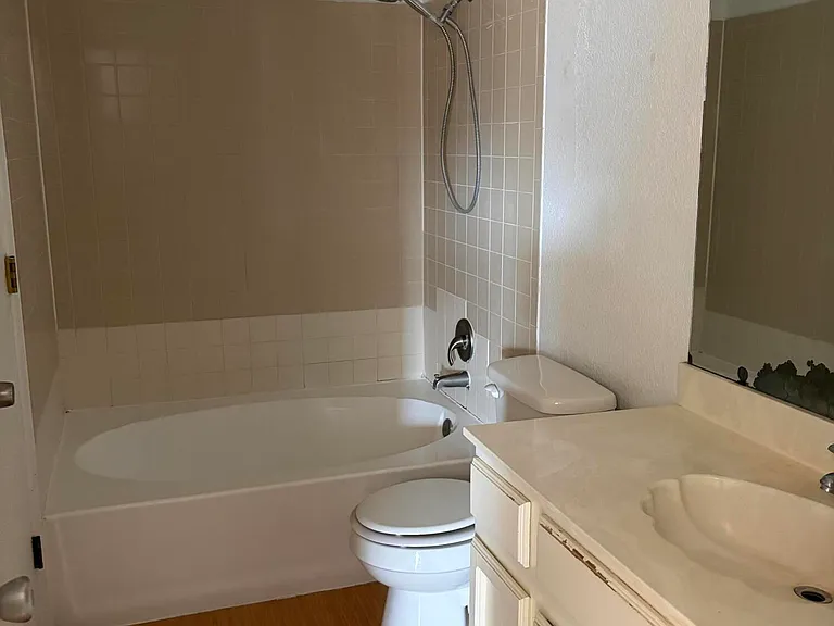 10901 Joe Dimaggio Cir — Photo 12