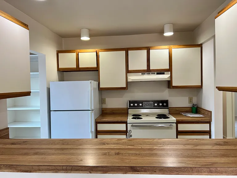 1000 Linden Ave #N304 — Photo 5