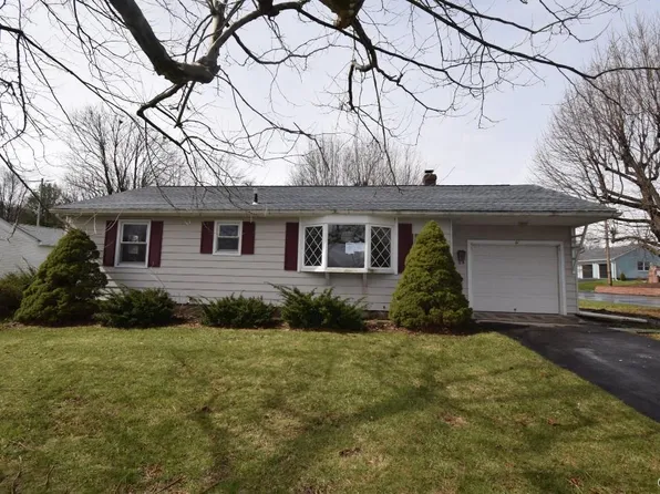 61 N Liberty St, Nazareth, PA 18064