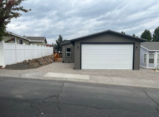 2455 SW Phlox Pond Dr, Redmond, OR 97756