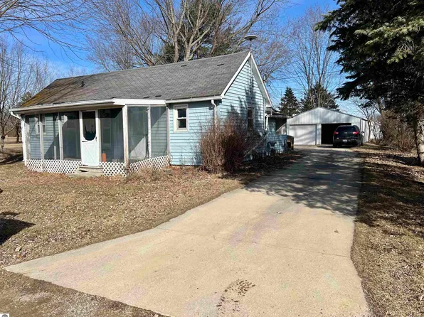 6612 Hillsinger St, Elwell, MI 48832