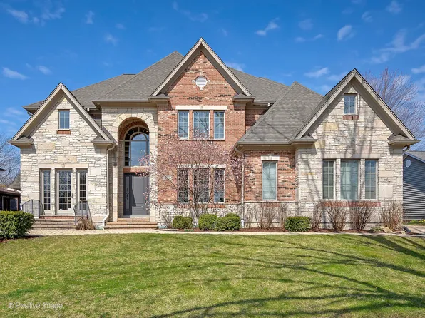 1129 Summit Hills Ln, Naperville, IL 60563