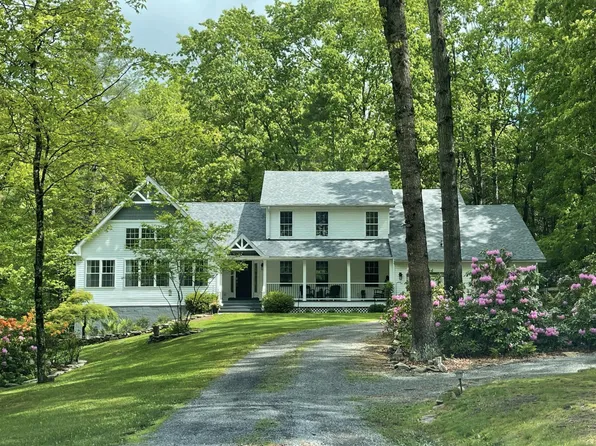 2965 Old Asbury Rd, Lewisburg, WV 24901