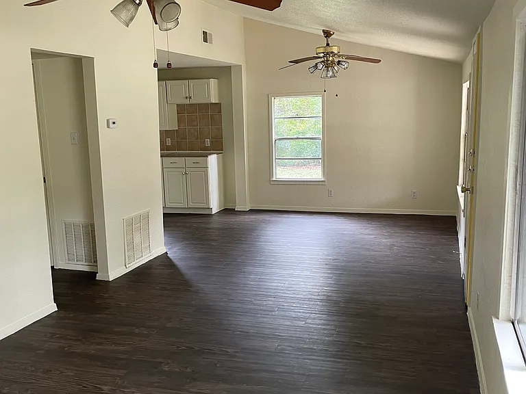 360 Sp Terry Rd — Photo 6
