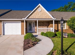 241 Park Place Dr, Wadsworth, OH 44281