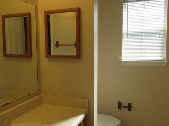 4th image of 206 Wildflower Ln