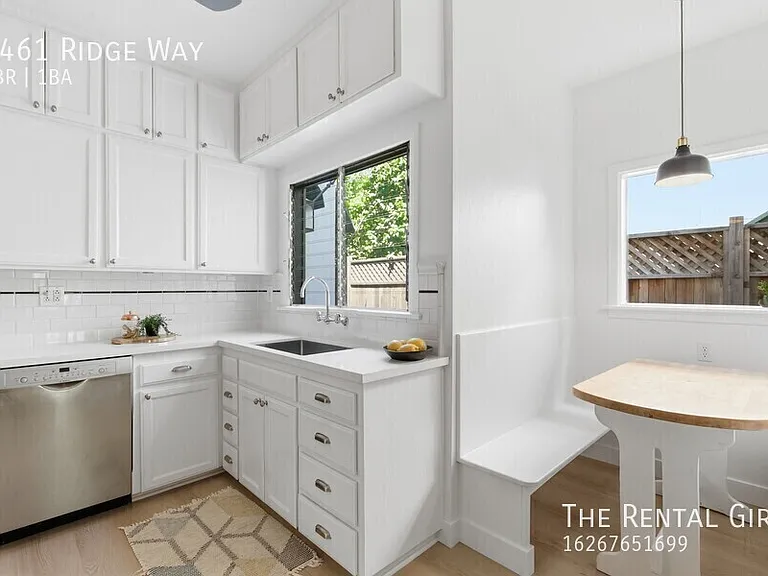 1461 Ridge Way — Photo 10