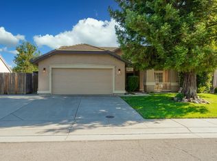 565 Schooner Ridge Dr, Dixon, CA 95620