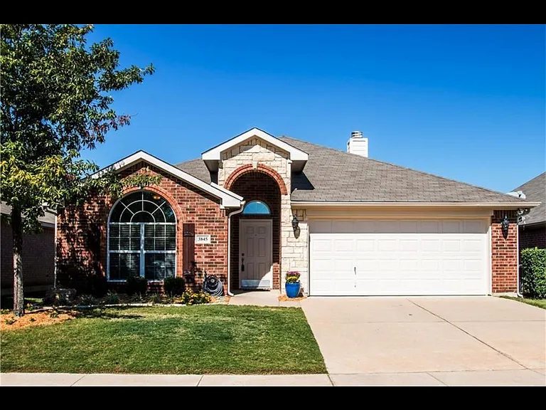 3845 Cedar Falls Dr — Photo 1