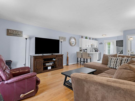4th image of 61 Dicandra Drive