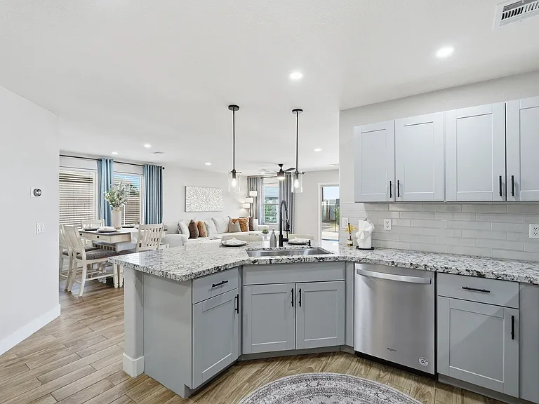 4665 E Longhorn St — Photo 9