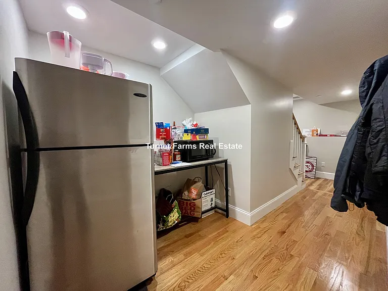 6 Fern St #R — Photo 14
