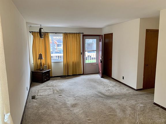 4th image of 231 Chamberlin Dr