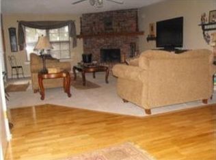 8619 W 72nd Ter, Overland Park, KS 66204