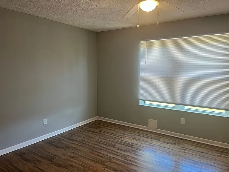 3238 Santa Rosa Dr — Photo 16