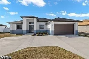 3 bed, 2.0 bath, 1656 sqft, $2,100 — Photo 2